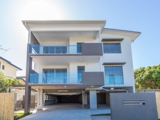 Stylish 2-Bedroom Unit for Rent in Chermside!